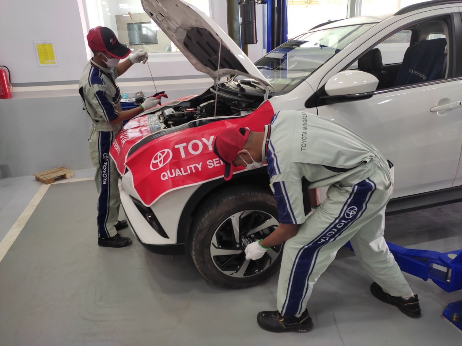 Toyota-Myanmar-Sales dealer4